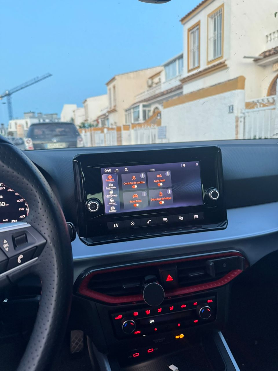 Seat Arona fr Gris ESSENCE Année 2023 moteur 1.0 TSI 95 CV KILOMÉTRAGE 24400 KM