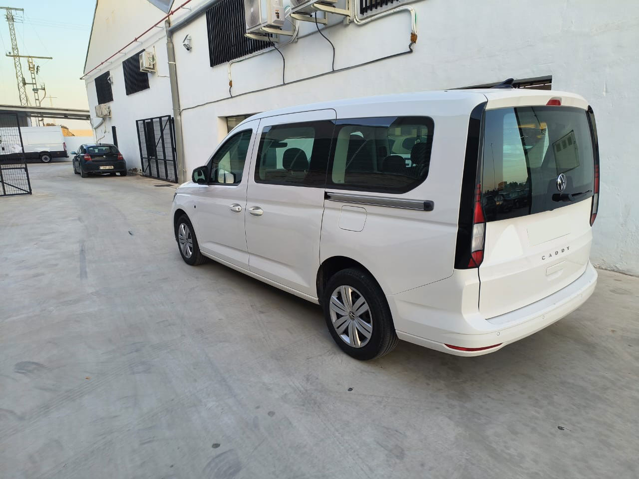 Volkswagen Caddy année 2022 moteur 2.0 L TDI 122 CV Kilométrage 79000 km Automatique