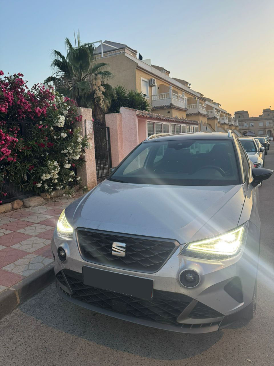 Seat Arona fr Gris ESSENCE Année 2023 moteur 1.0 TSI 95 CV KILOMÉTRAGE 24400 KM