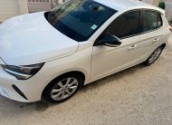 Opel Corsa Blanc Année 2023 Essence moteur 1.2 Pure Tech 100 CV Kilométrage 43000 KM