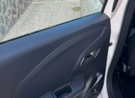 Opel Corsa Blanc Année 2023 Essence moteur 1.2 Pure Tech 100 CV Kilométrage 43000 KM