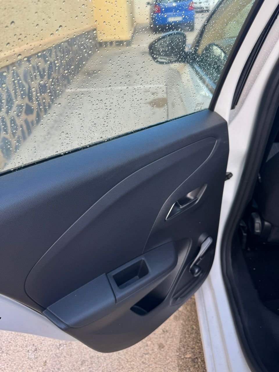 Opel Corsa Blanc Année 2023 Essence moteur 1.2 Pure Tech 100 CV Kilométrage 43000 KM