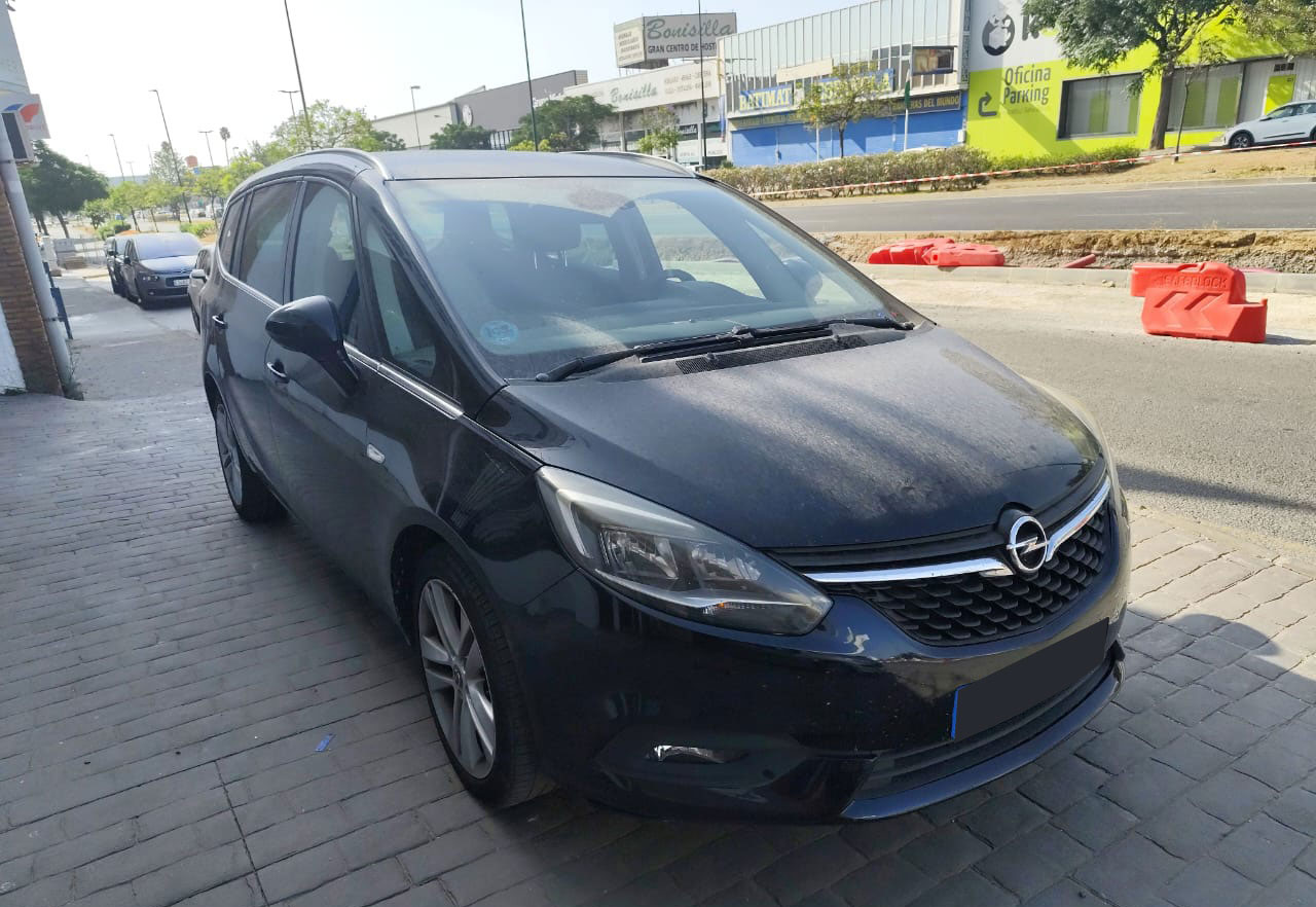 Opel Zafira Moteur Essence 1.6 115 CV Année 2012 kilométrage 148000 KM
