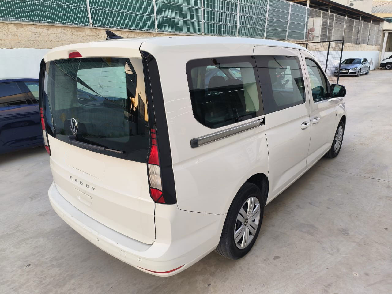 Volkswagen Caddy année 2022 moteur 2.0 L TDI 122 CV Kilométrage 79000 km Automatique