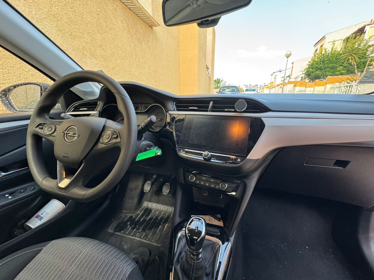 Opel Corsa Blanc Année 2023 Essence moteur 1.2 Pure Tech 100 CV Kilométrage 43000 KM